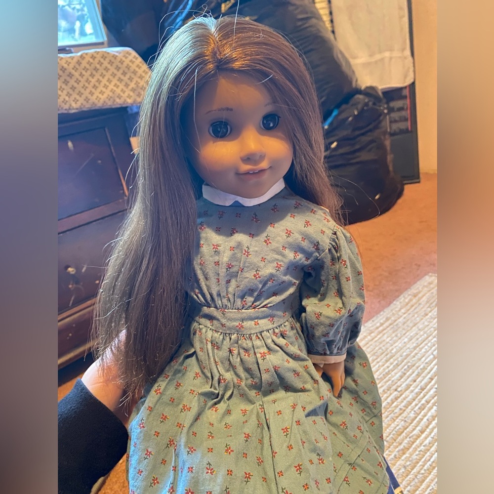 american girl doll w/clothes!!